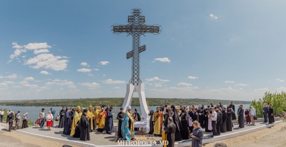 FOTO // “Sfânta Cruce, pentru popor”. Mesajul președintelui AO “Ștefan cel Mare și Sfânt”, la inaugurarea primului Crucifix